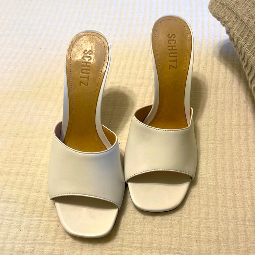 SCHUTZ BARDANA WHITE SANDAL